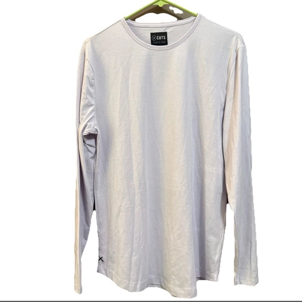 Cuts Clothing Men's Long Sleeve Curve Hem Crew NeckSignature Fit Tee- M